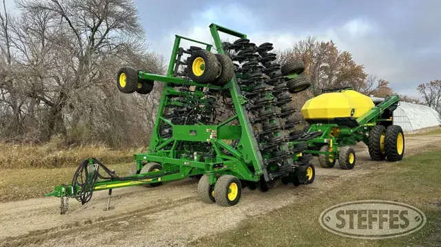 2012 John Deere 1890