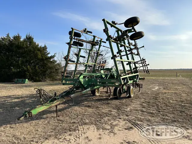 1999 John Deere 680