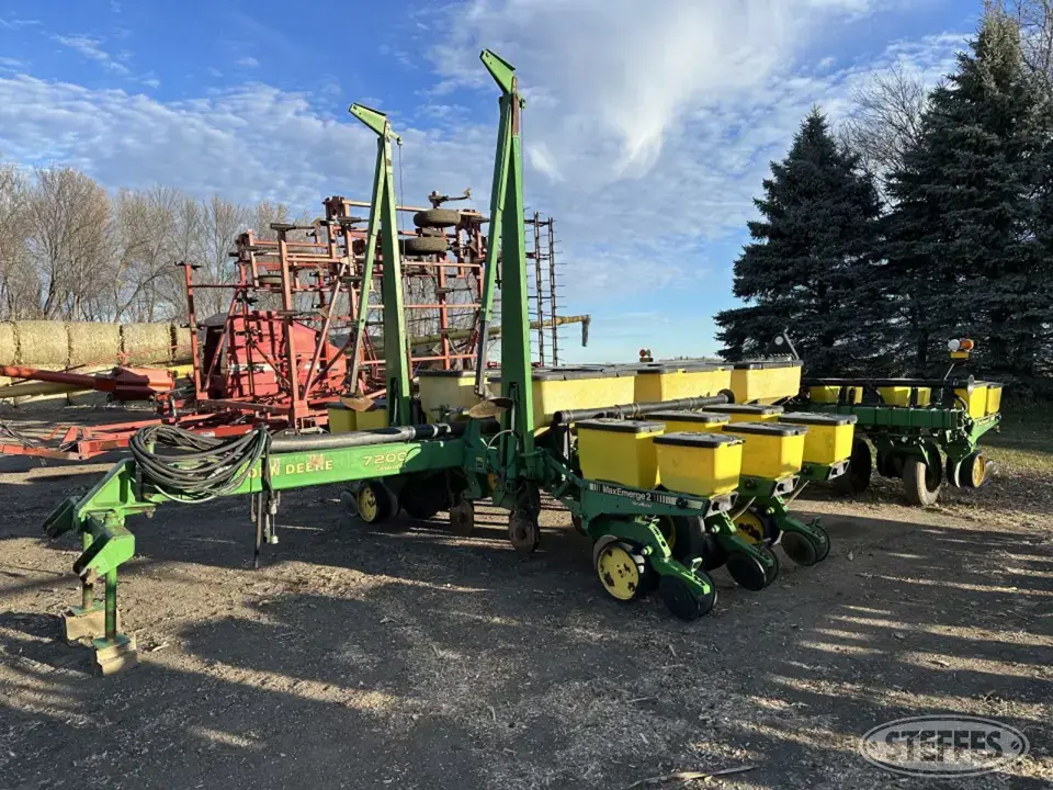 John Deere 7200 12 or More Row Planter