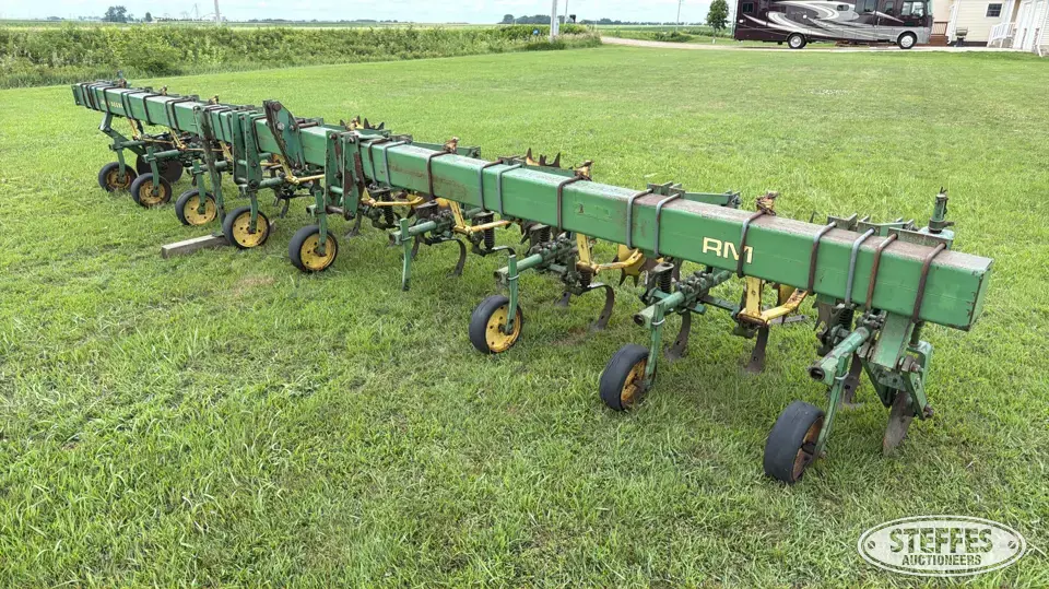 John Deere RM Row Crop Cultivator
