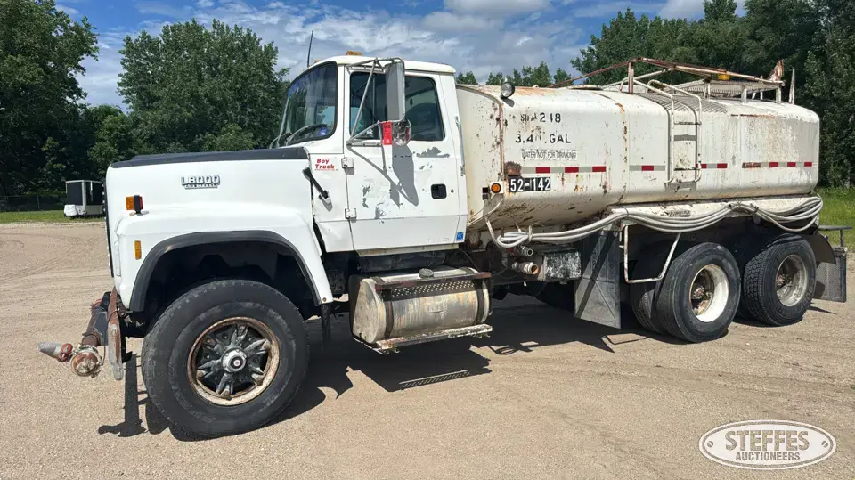 1994 Ford L8000 Water Truck