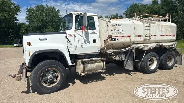 1994 Ford L8000