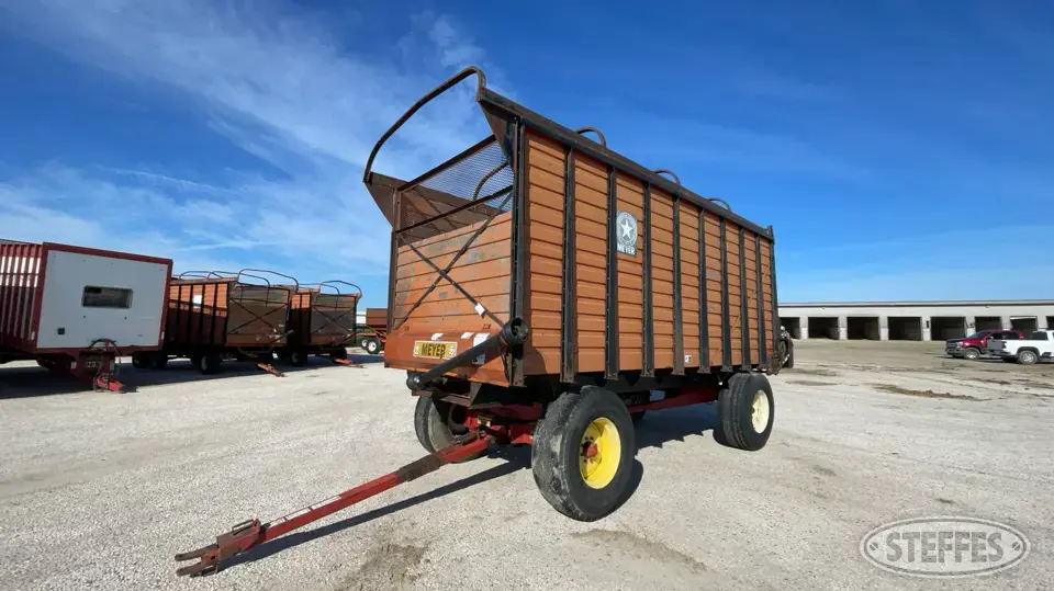Meyer 4118 Forage Wagon