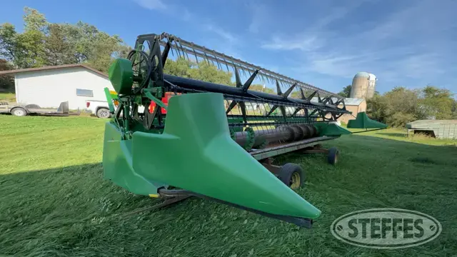 2002 John Deere 925F