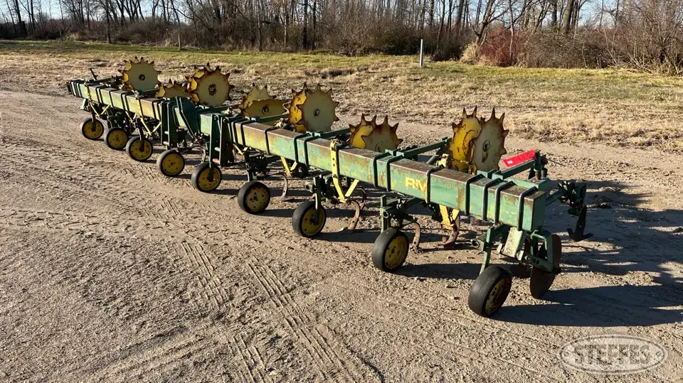 John Deere RM Row Crop Cultivator