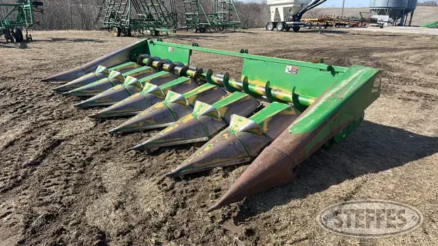 John Deere 843