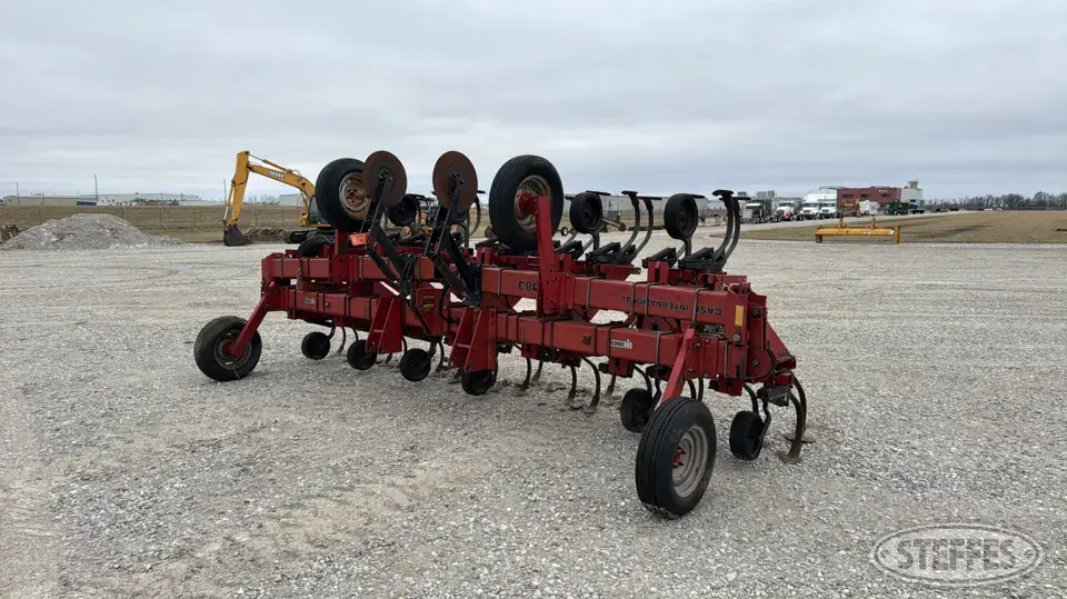 Case IH 183 Row Crop Cultivator