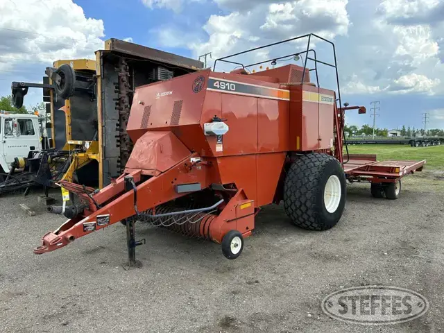2002 Hesston 4910