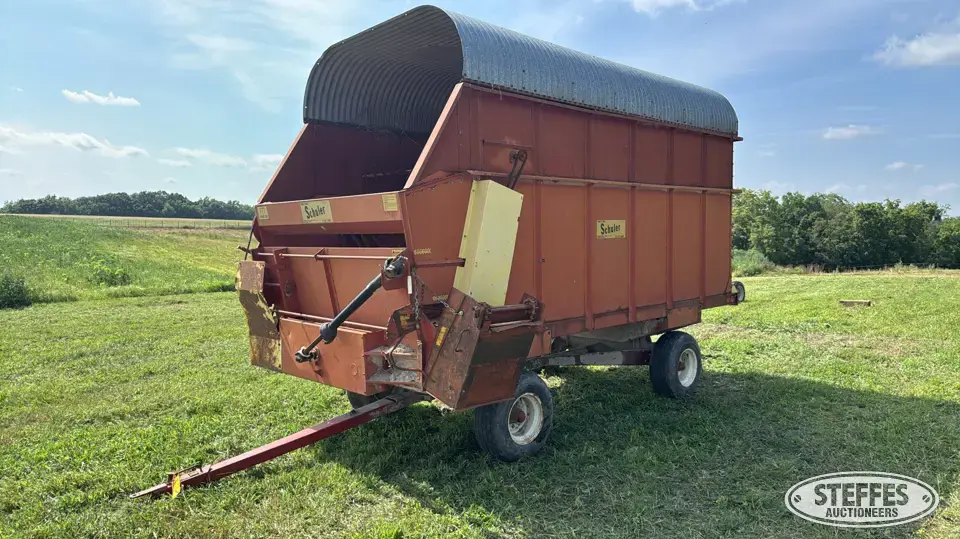 Schuler F7 Forage Box Forage Wagon