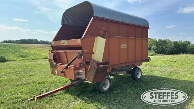 Schuler F7 Forage Box