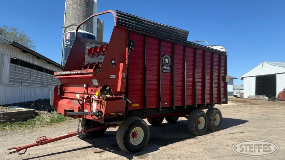 2008 Meyer 4618 Forage Wagon