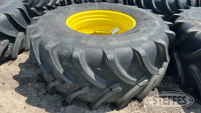 Firestone Maxi-Traction 800/70R38 Tire