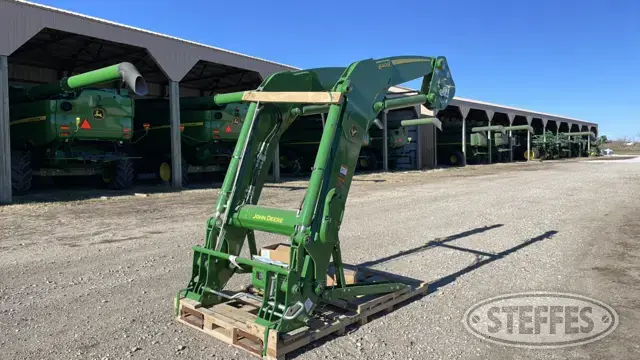 2023 John Deere 640R