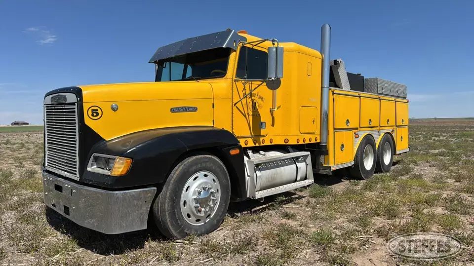 1992 Freightliner FLD120 Fuel-Lube Truck