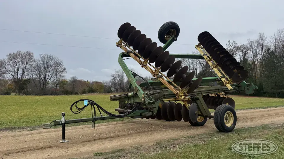 John Deere 220 Disc