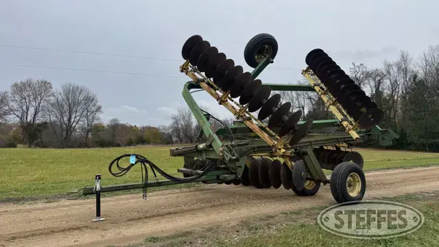 John Deere 220