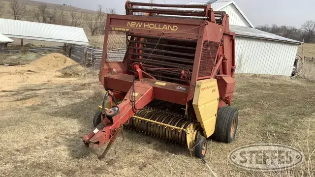 New Holland 851