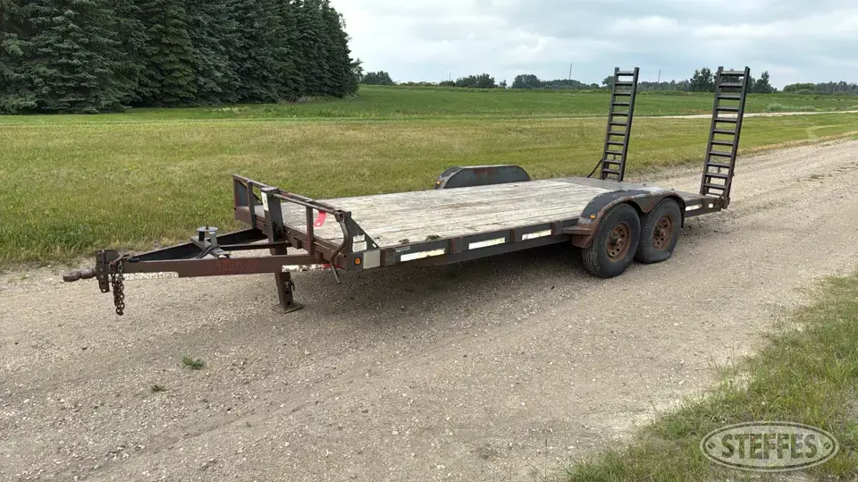 2001 Titan Flatbed Trailer