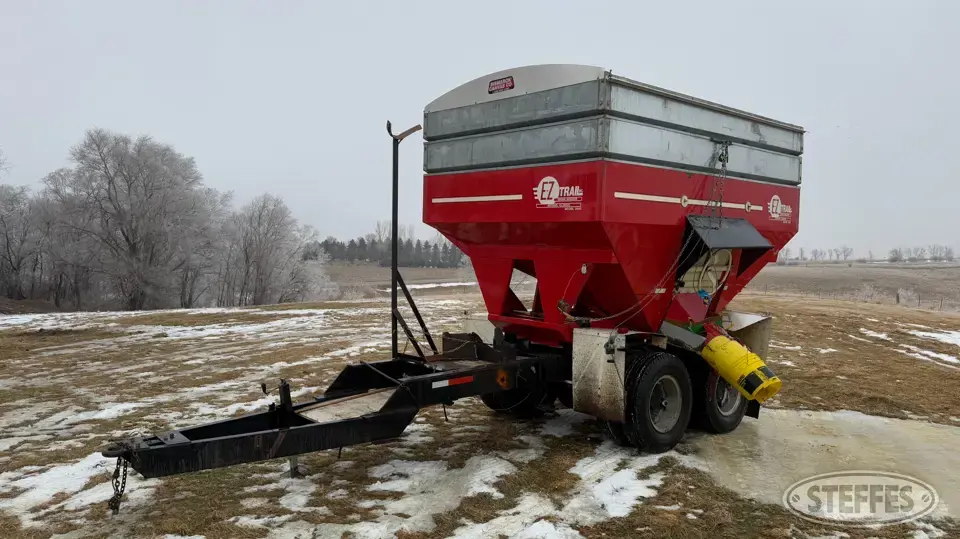 Shop-built seed tender trailer Bulk Seed Tender Trailer