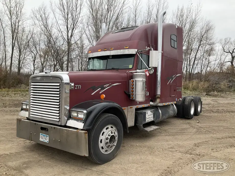 1999 Freightliner Classic XL Conventional Truck with Sleeper