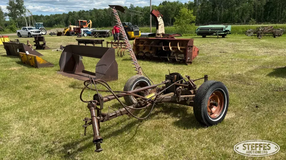 International pull-type sickle mower