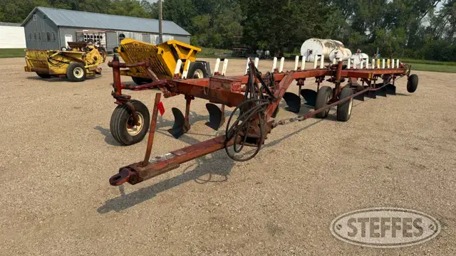 International 800