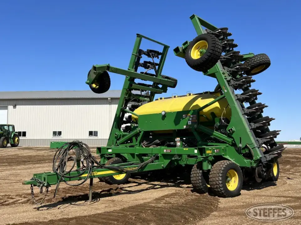 2009 John Deere 1990 Air Drills and Air Seeder