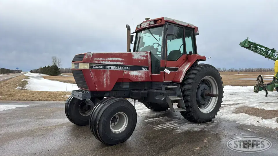 1990 Case IH 7120 Magnum 2WD Tractor