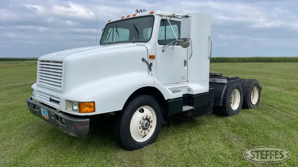 1993 International 8300 Conventional Truck without Sleeper