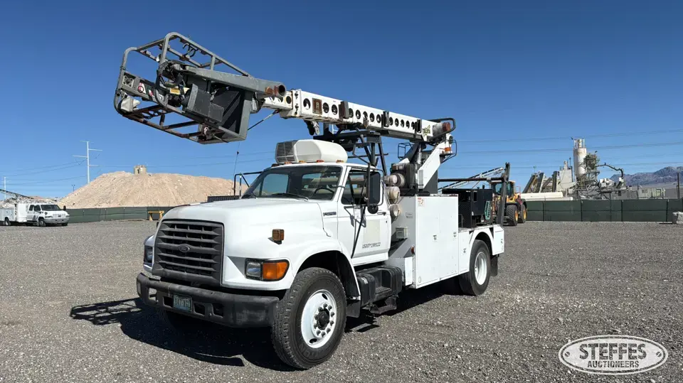 1998 Ford F-800 Bucket Truck