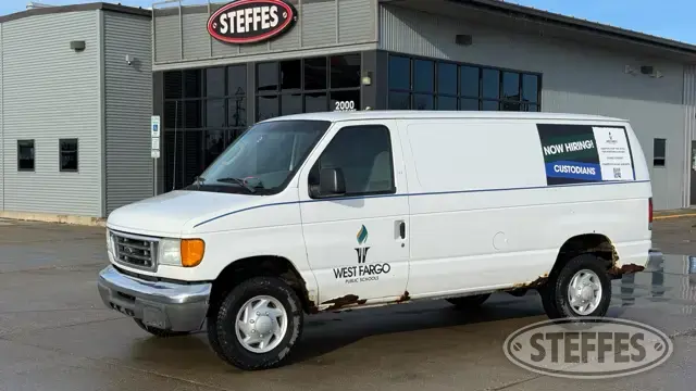 2005 Ford E-350