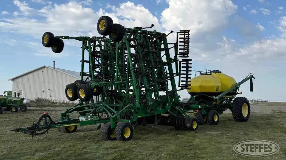 2008 John Deere 1830 Air Drills and Air Seeder