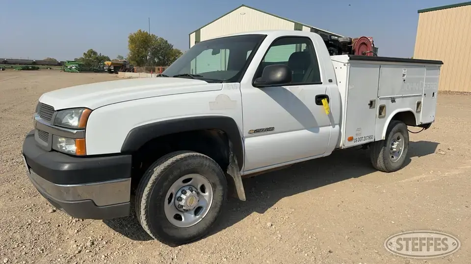 2004 Chevrolet 2500 HD 3 Quarter Ton Pickup