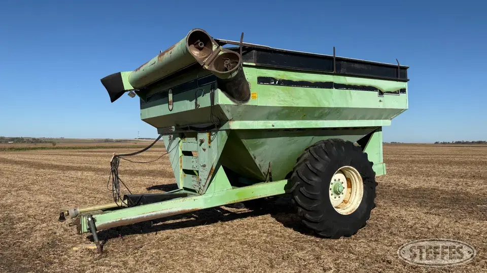Parker 675 Grain Cart