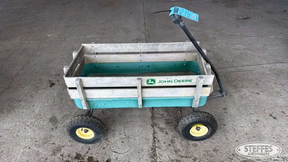 John Deere wagon Personal Property