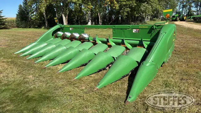 2015 John Deere 608C