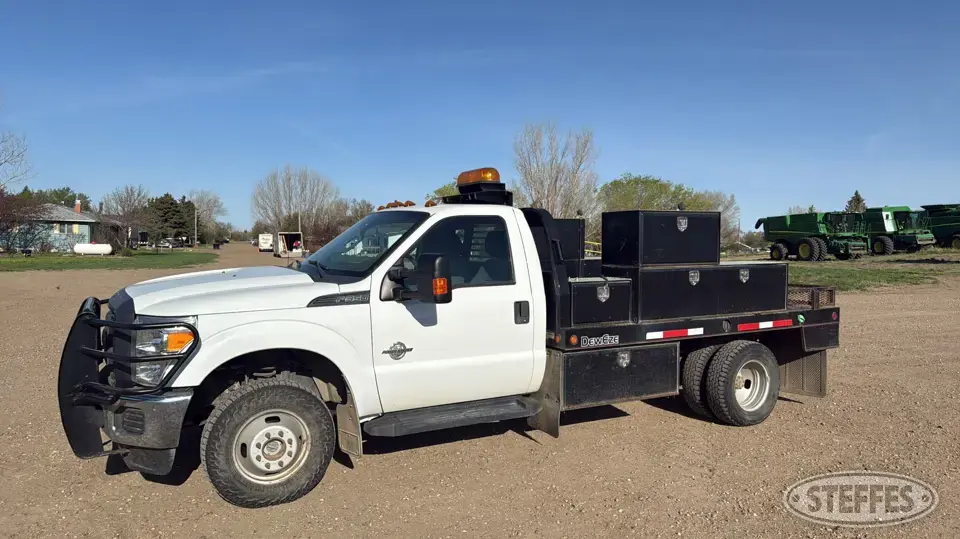2014 Ford F-350 Flatbed Truck