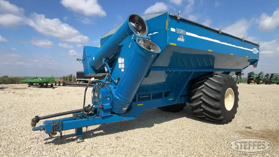 2005 Kinze 1050 Grain Cart