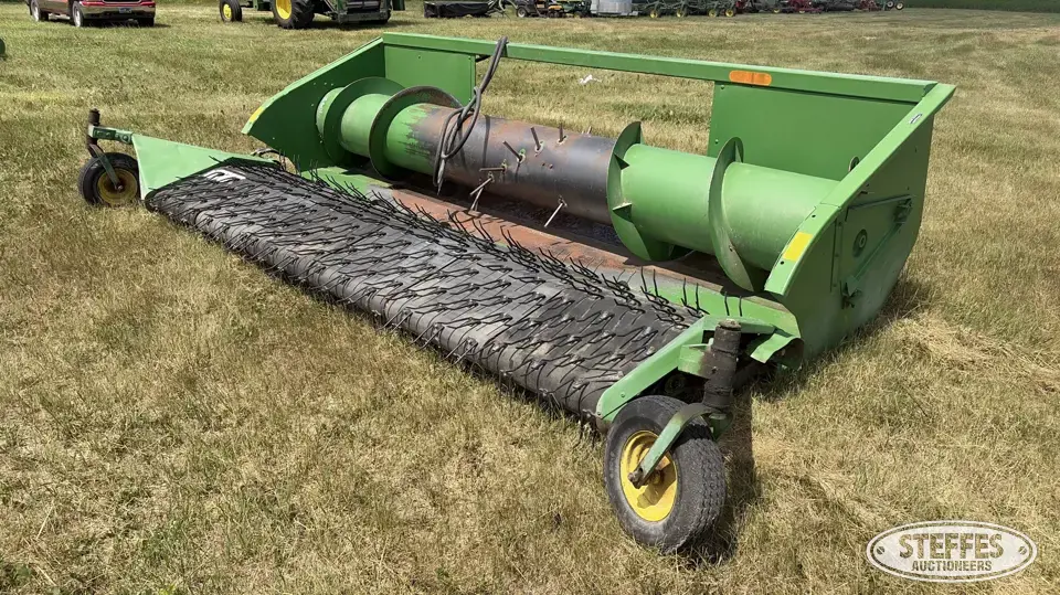 1980 John Deere 212 Pickup Head