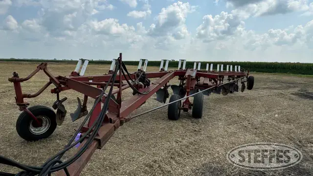 International 800