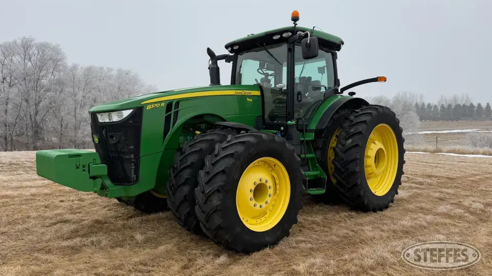 2015 John Deere 8370R MFWD Tractor