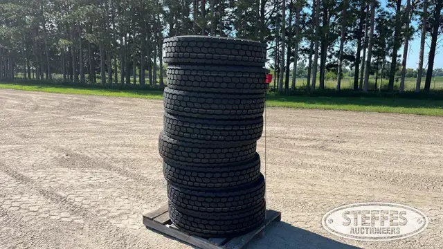 (8) Headway HLD811 11R22.5