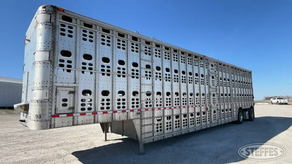 2000 Wilson PSDCL-311P Semi Livestock Trailer
