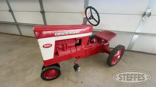 1958 McCormick Farmall 560