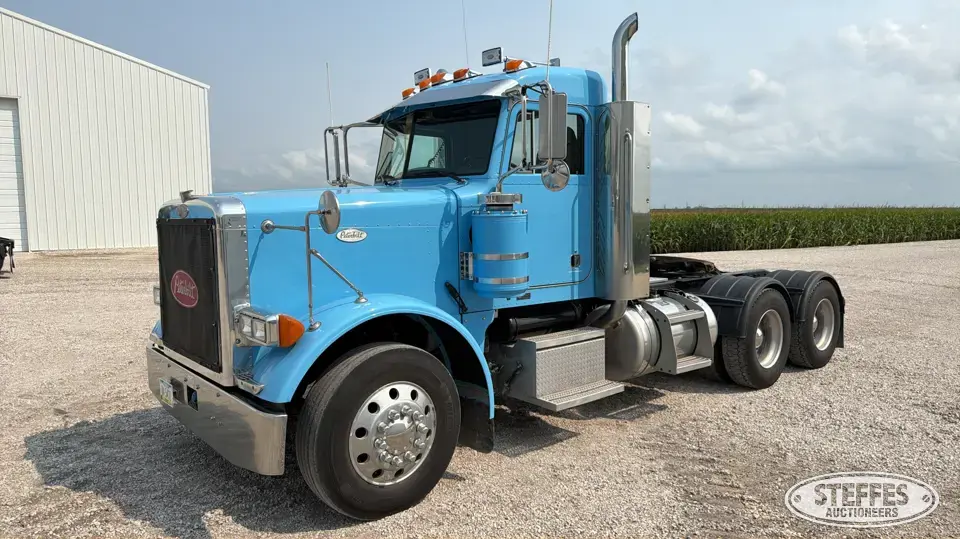 1999 Peterbilt 379 Conventional Truck without Sleeper