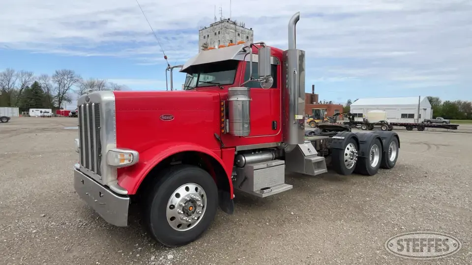 2014 Peterbilt 388 Conventional Truck without Sleeper