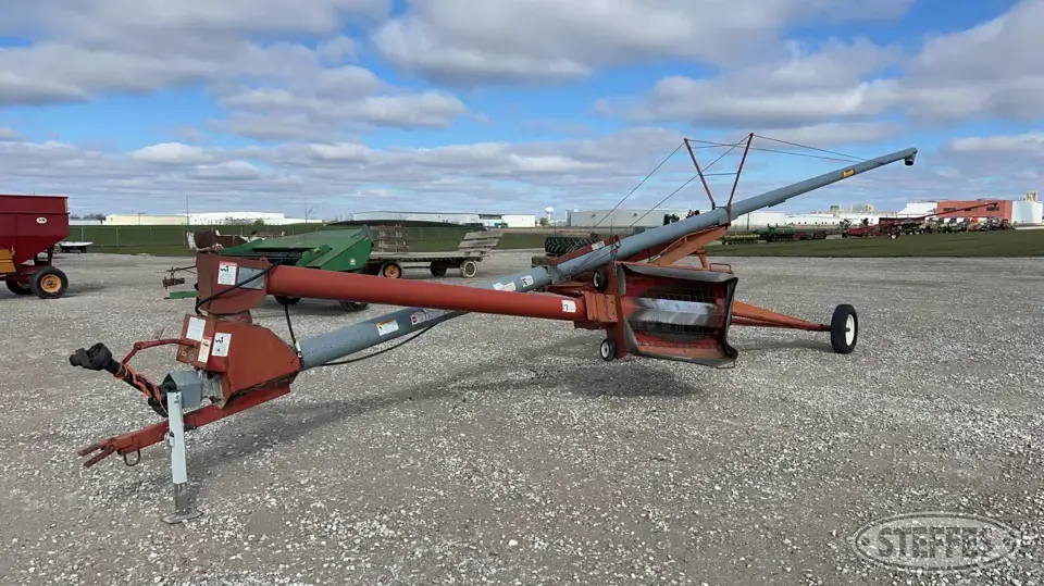 Hutchinson/Mayrath 80-61 Swing Hopper Auger