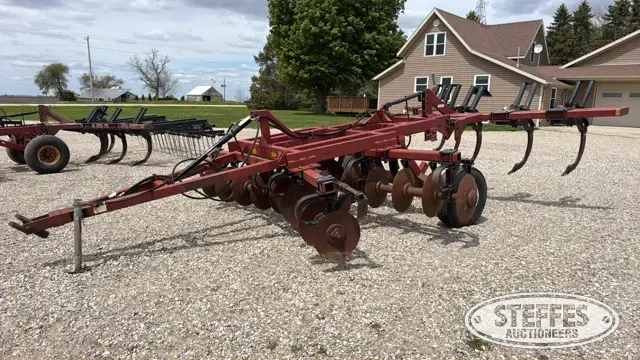 M&W Earthmaster 1165