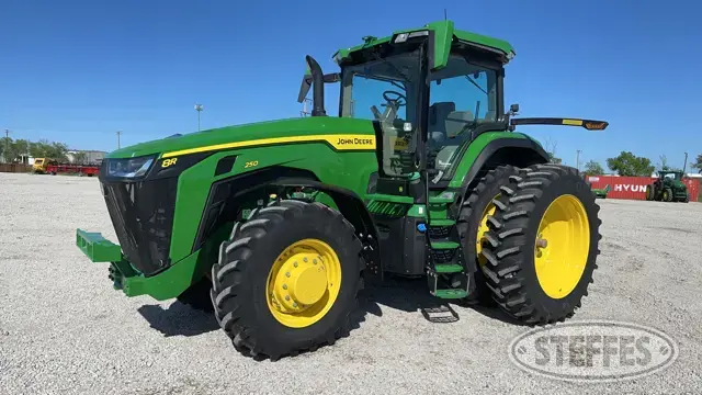 2023 John Deere 8R 250