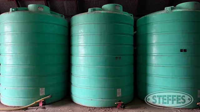 Enduraplas 3,000 gal. poly tank
